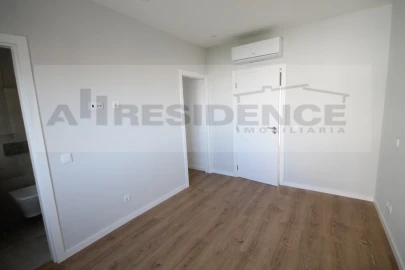 Apartamento T4 para Venda em Albufeira e Olhos de Água