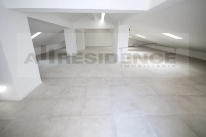 Apartamento T4 para Venda em Albufeira e Olhos de Água