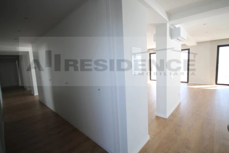 Apartamento T4 para Venda em Albufeira e Olhos de Água Foto 11