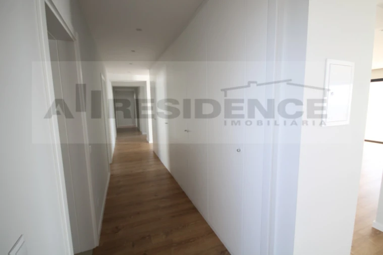 Apartamento T4 para Venda em Albufeira e Olhos de Água Foto 12