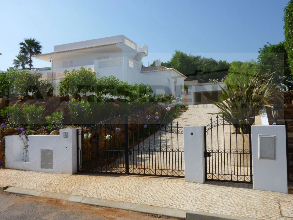 Moradia T3 para Venda em Albufeira e Olhos de Água Foto 3
