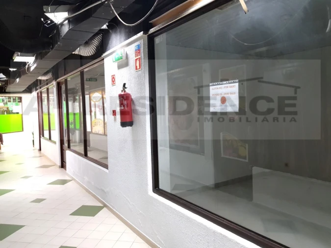 Loja para Venda em Albufeira e Olhos de Água Foto 3