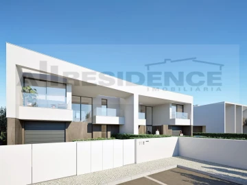 Moradia T4 para Venda em Lagos (São Sebastião e Santa Maria)
