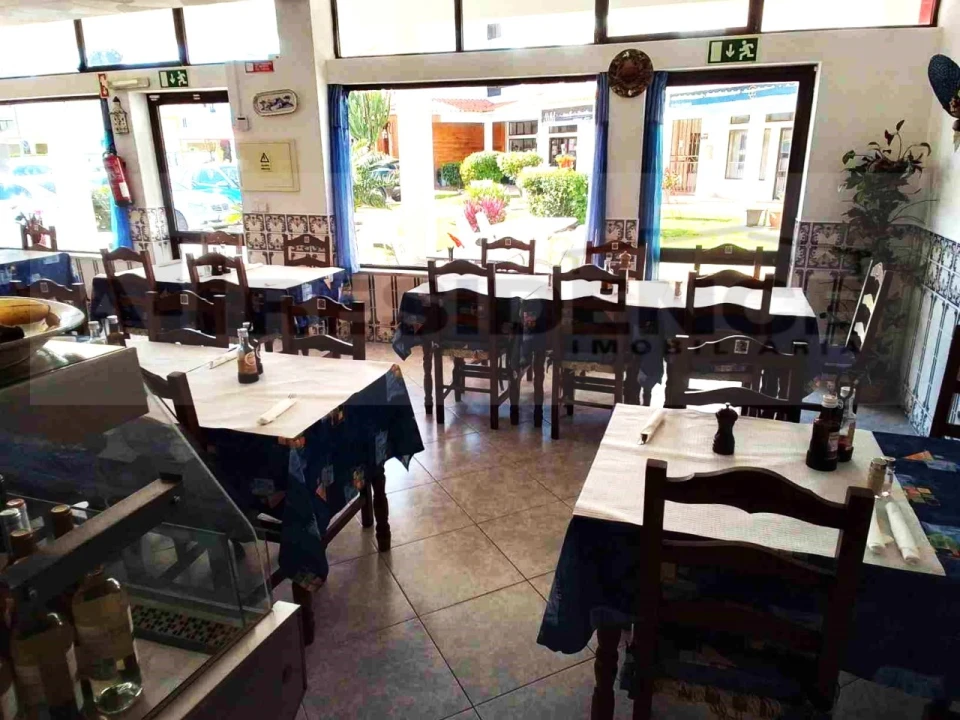 Negócio para Venda em Albufeira e Olhos de Água Foto 1