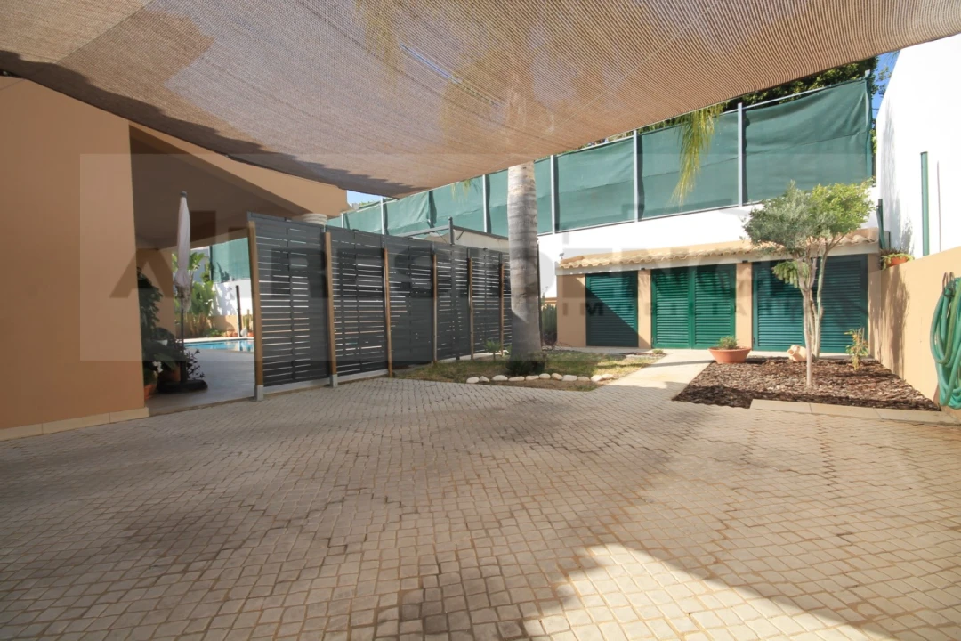 Moradia T4 para Venda em Albufeira e Olhos de Água Foto 15