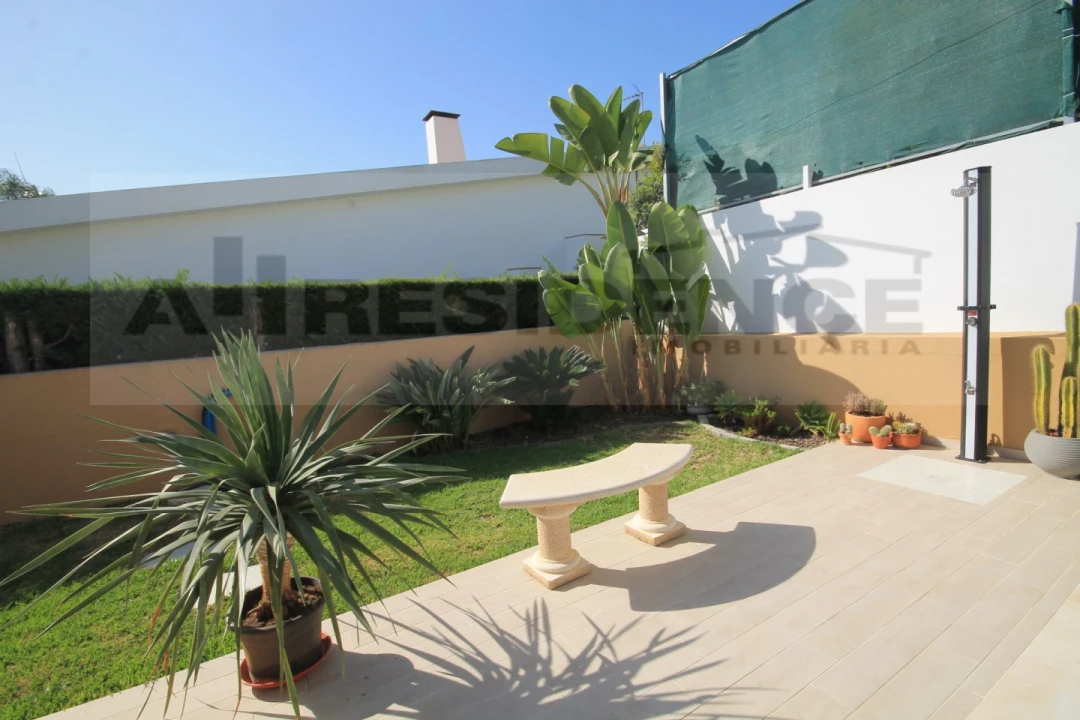 Moradia T4 para Venda em Albufeira e Olhos de Água Foto 17