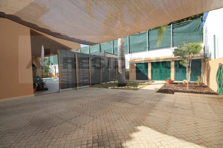 Moradia T4 para Venda em Albufeira e Olhos de Água Foto 15