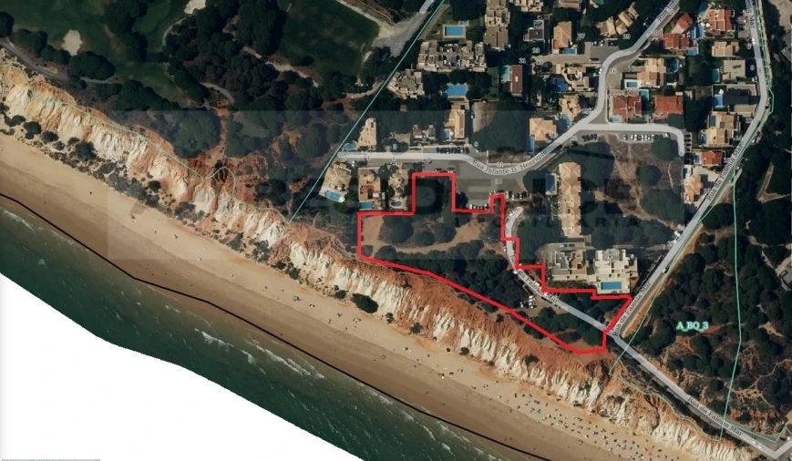 Terreno para Venda em Albufeira e Olhos de Água Foto 1