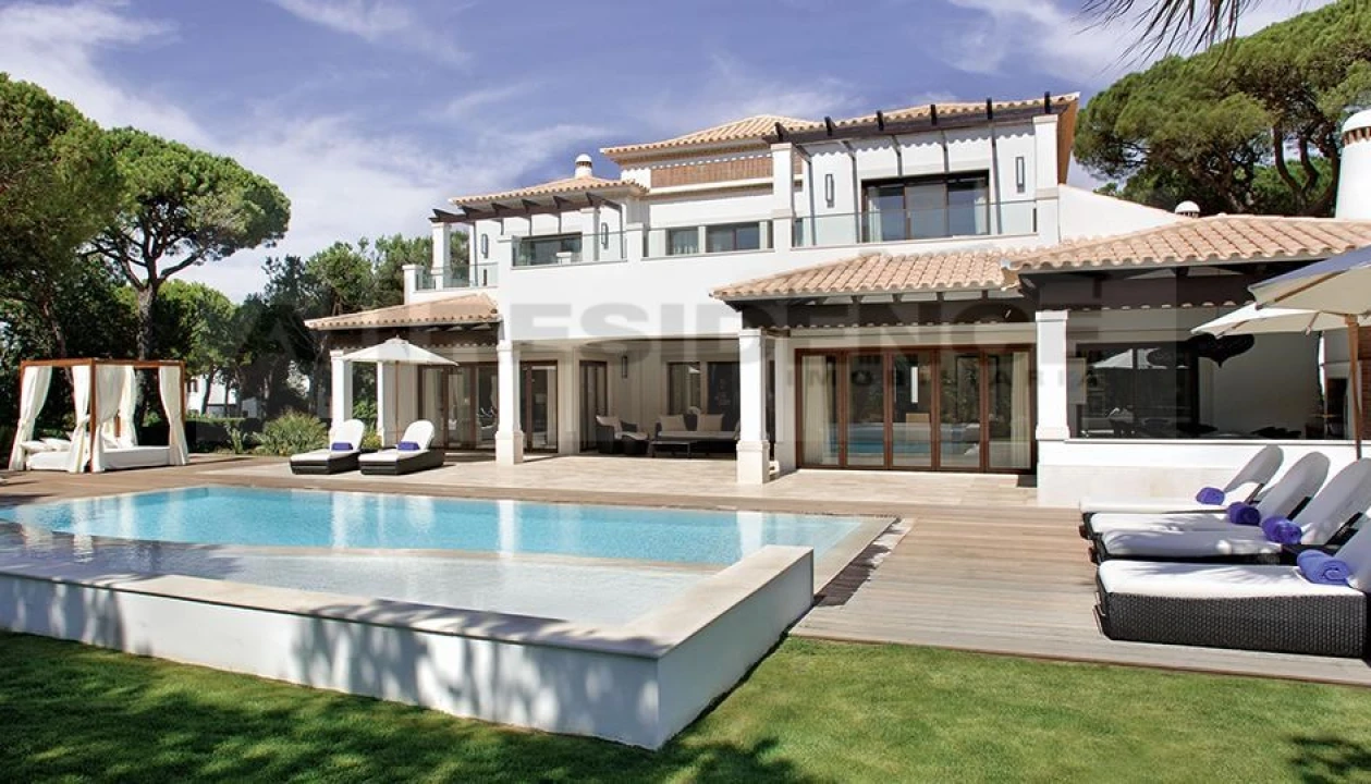 Moradia T5 para Venda em Albufeira e Olhos de Água Foto 1