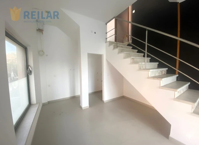 Loja para Venda em Póvoa de Santa Iria e Forte da Casa Foto 6