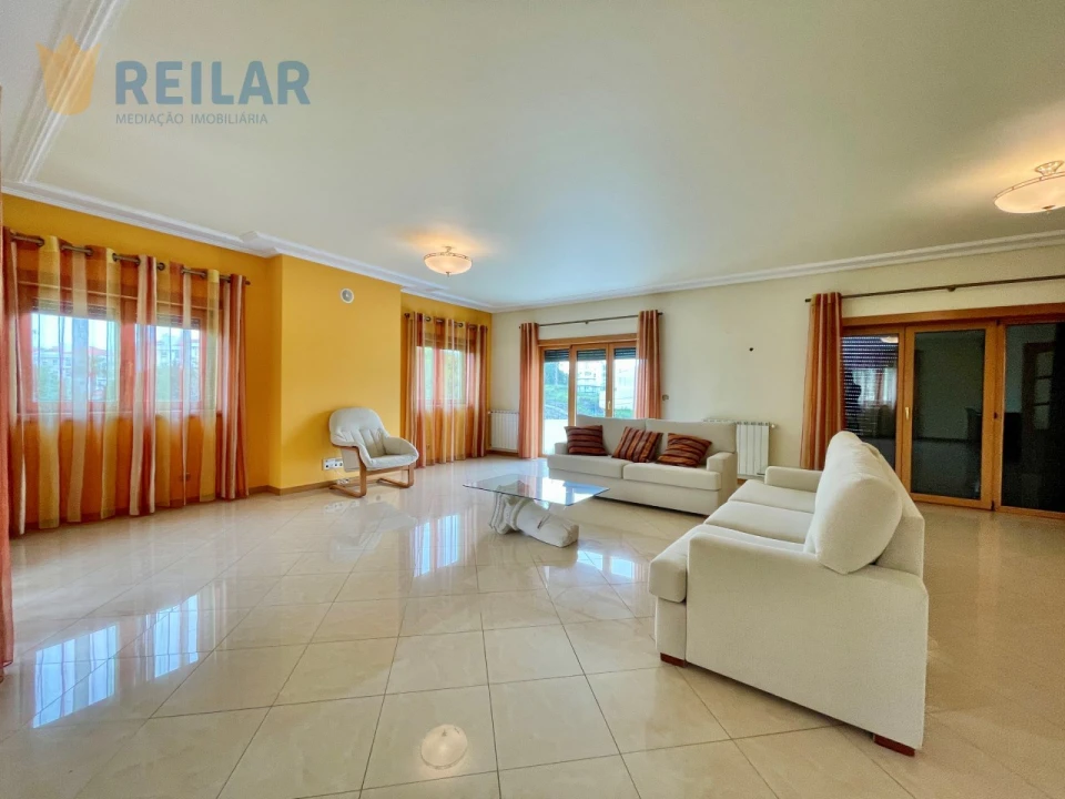 Moradia T4 para Venda em Póvoa de Santa Iria e Forte da Casa Foto 3