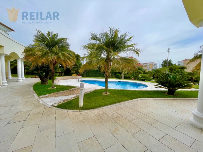 Moradia T4 para Venda em Póvoa de Santa Iria e Forte da Casa Foto 2