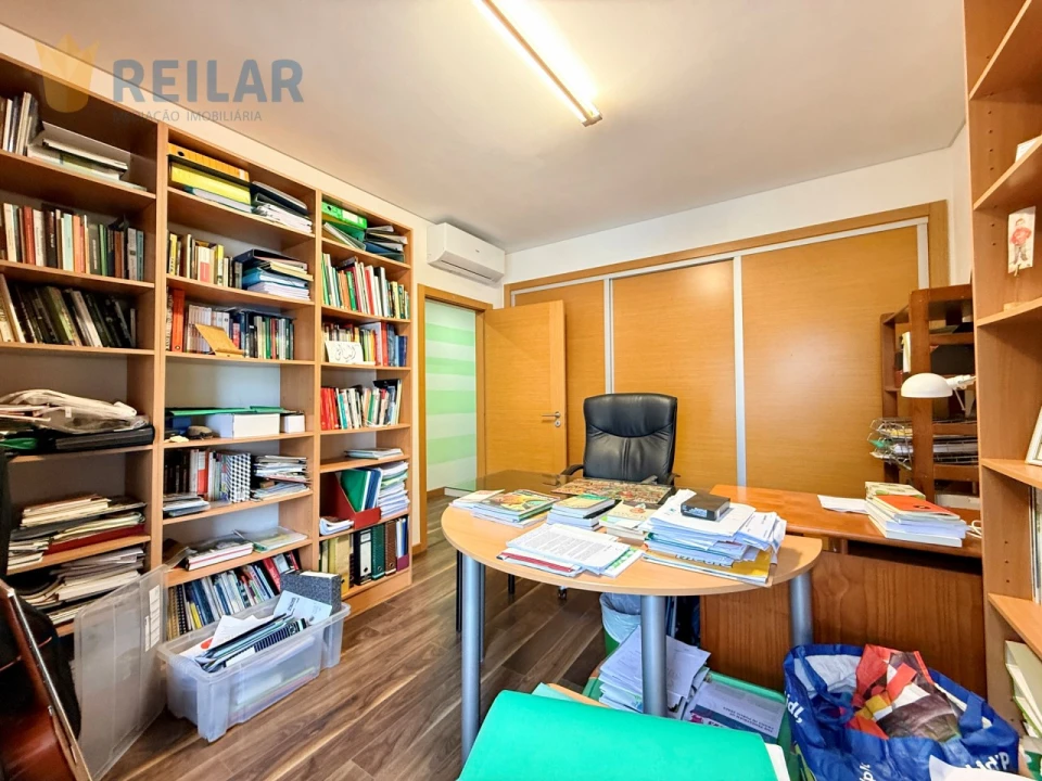 Apartamento T3 para Venda em Santa Iria de Azoia, São João da Talha e Bobadela Foto 28