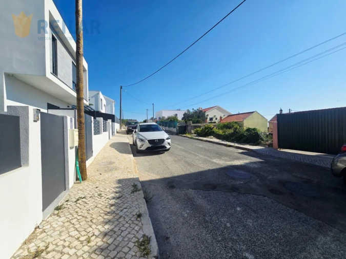 Terreno para Venda em Alverca do Ribatejo e Sobralinho Foto 4