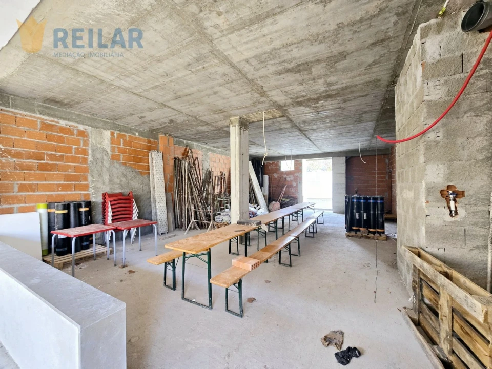 Loja para Venda em Vialonga Foto 2