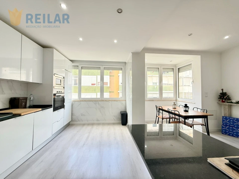 Apartamento T2 para Venda em Póvoa de Santa Iria e Forte da Casa Foto 14