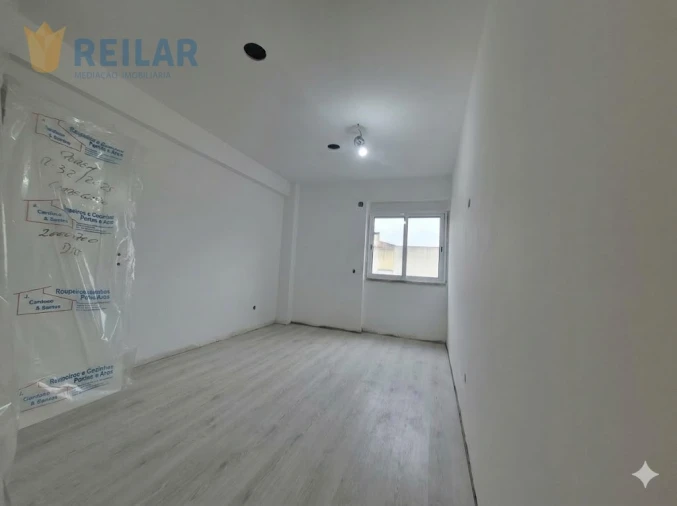 Apartamento T2 para Venda em Carregado e Cadafais Foto 7