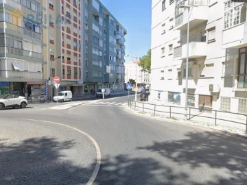 Apartamento T3 para Venda em Benfica