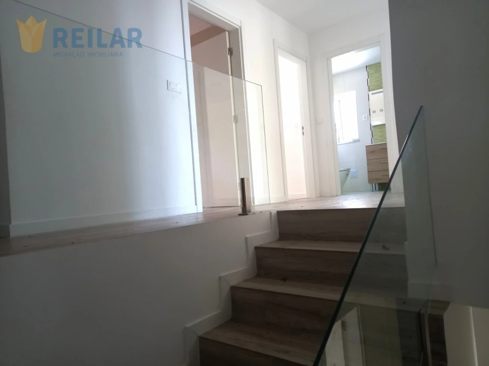 Apartamento T4 para Venda em Castanheira do Ribatejo e Cachoeiras Foto 9