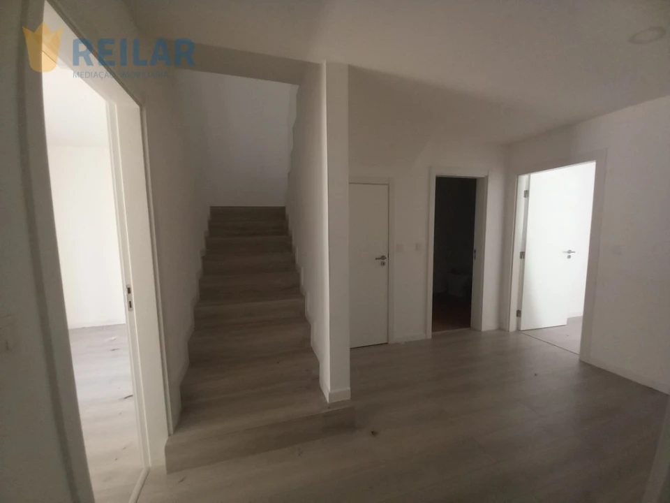 Apartamento T4 para Venda em Castanheira do Ribatejo e Cachoeiras Foto 12