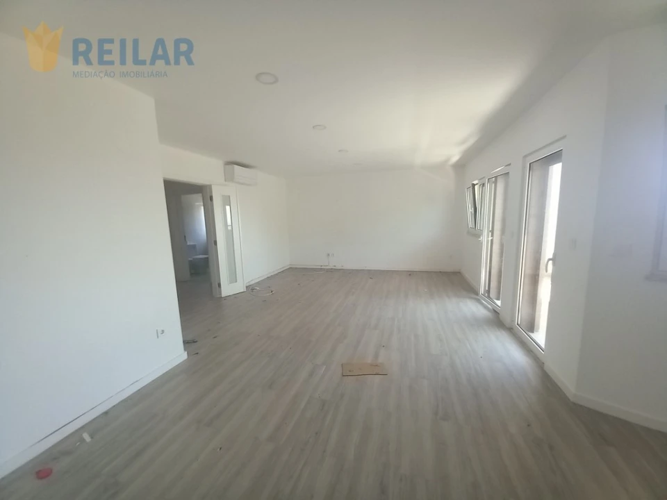 Apartamento T4 para Venda em Castanheira do Ribatejo e Cachoeiras Foto 21