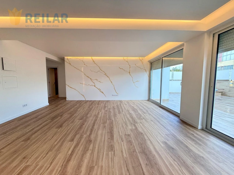 Apartamento T3 para Venda em Santa Iria de Azoia, São João da Talha e Bobadela Foto 5