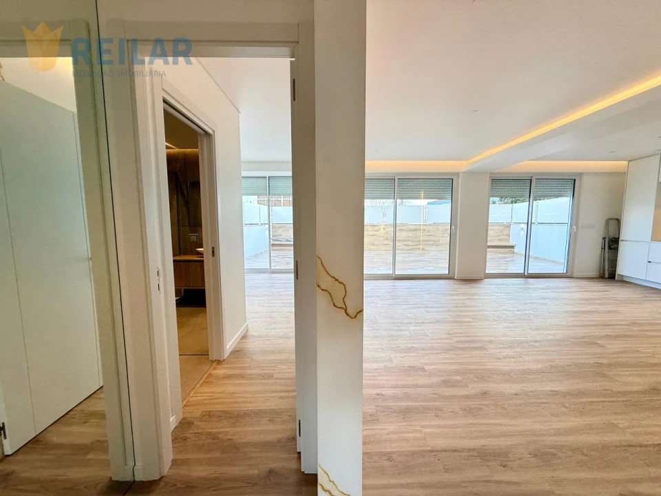 Apartamento T3 para Venda em Santa Iria de Azoia, São João da Talha e Bobadela Foto 8