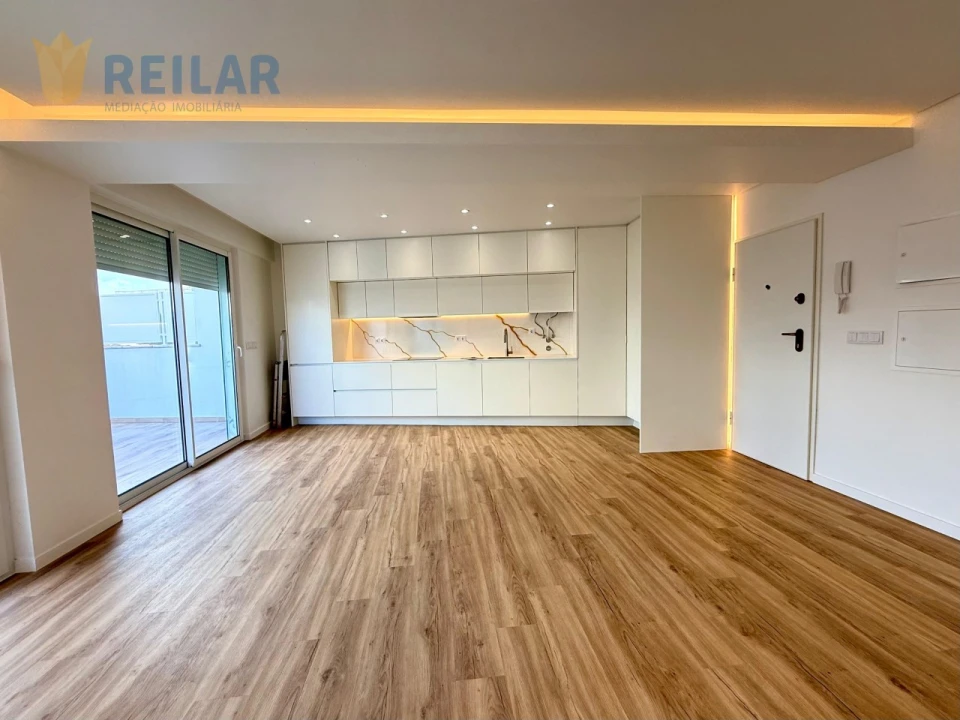 Apartamento T3 para Venda em Santa Iria de Azoia, São João da Talha e Bobadela Foto 9