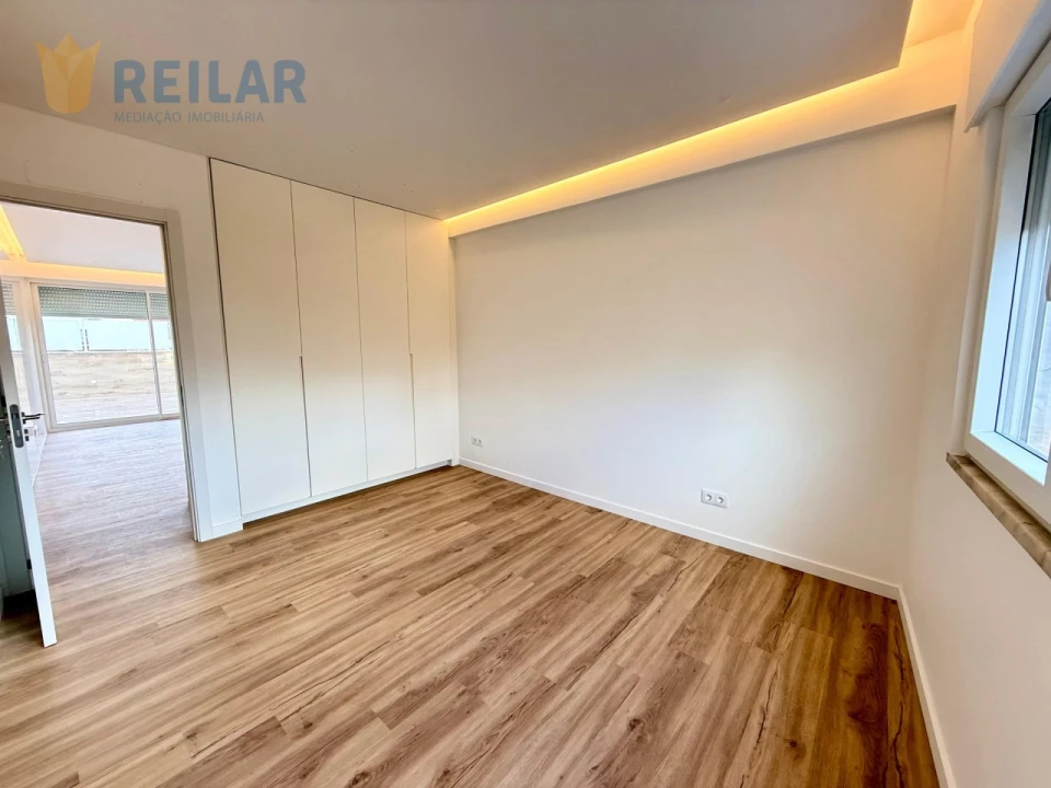 Apartamento T3 para Venda em Santa Iria de Azoia, São João da Talha e Bobadela Foto 20