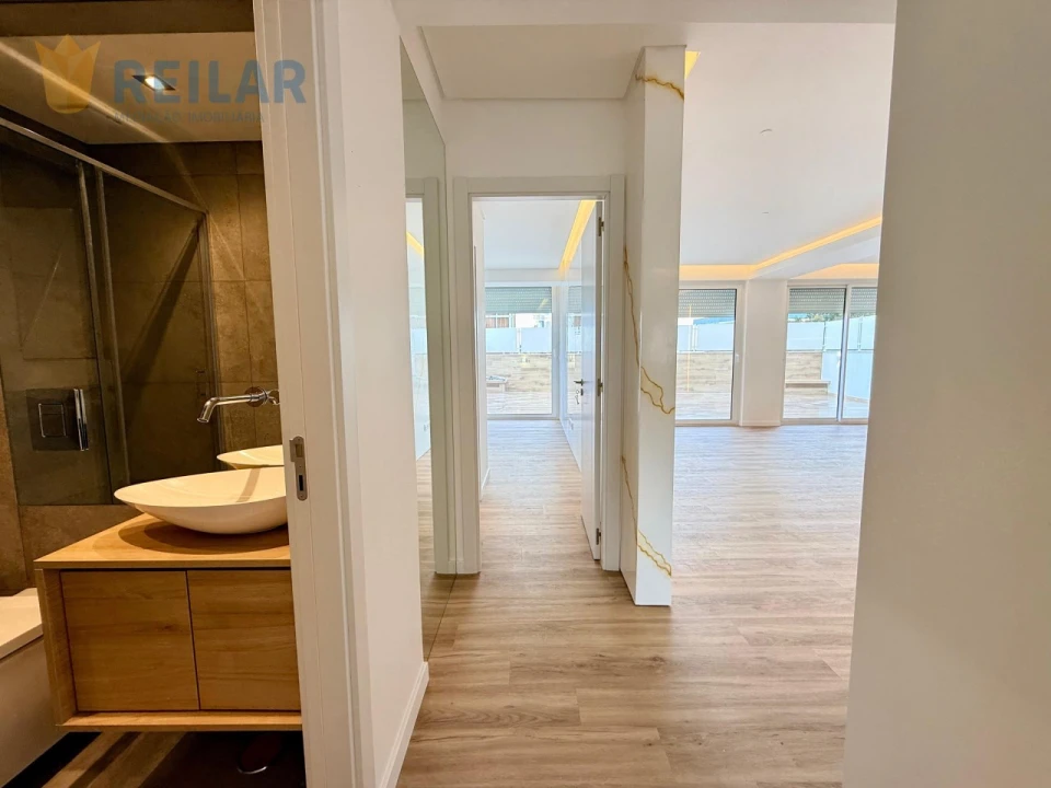 Apartamento T3 para Venda em Santa Iria de Azoia, São João da Talha e Bobadela Foto 28