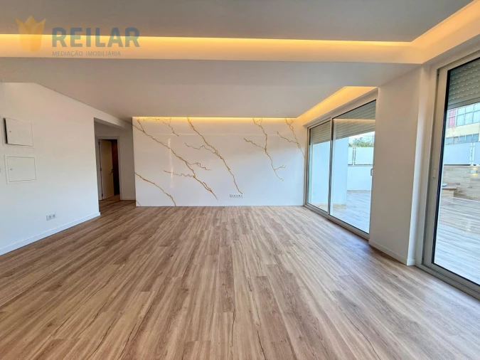 Apartamento T3 para Venda em Santa Iria de Azoia, São João da Talha e Bobadela Foto 5