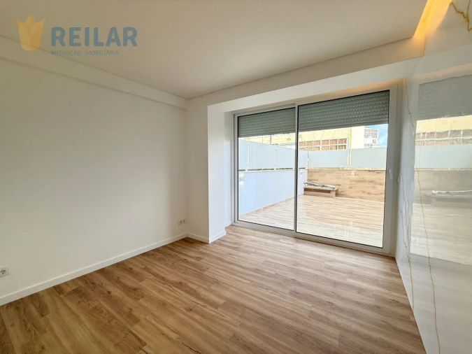 Apartamento T3 para Venda em Santa Iria de Azoia, São João da Talha e Bobadela Foto 12