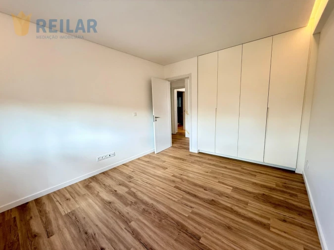 Apartamento T3 para Venda em Santa Iria de Azoia, São João da Talha e Bobadela Foto 19