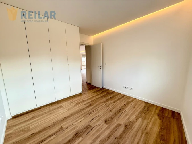 Apartamento T3 para Venda em Santa Iria de Azoia, São João da Talha e Bobadela Foto 24