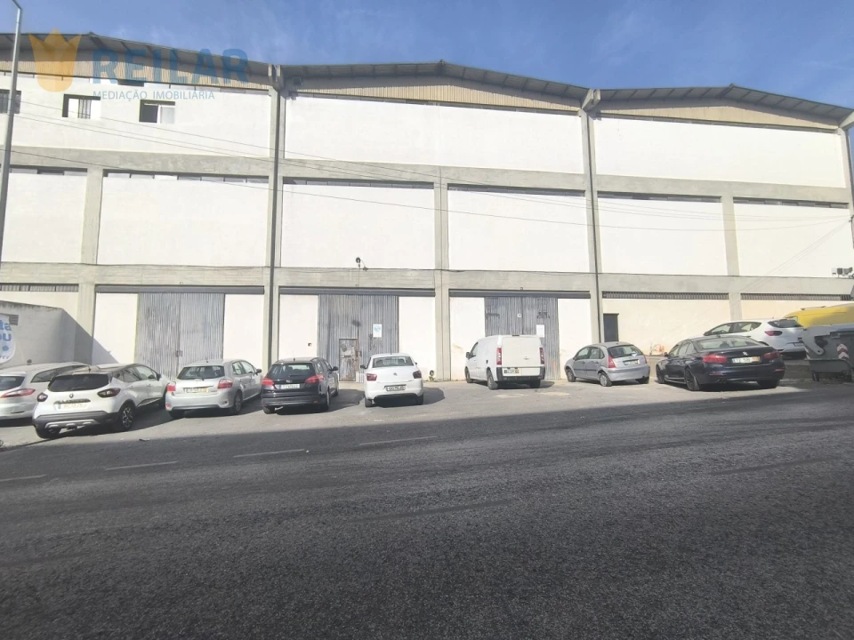 Armazém para Arrendamento em Camarate, Unhos e Apelação Foto 1