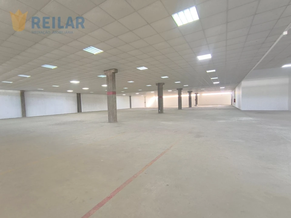 Armazém para Arrendamento em Camarate, Unhos e Apelação Foto 2