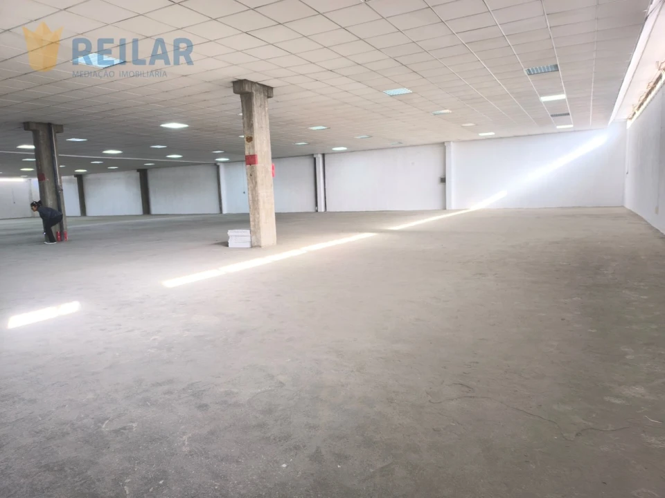 Armazém para Arrendamento em Camarate, Unhos e Apelação Foto 13