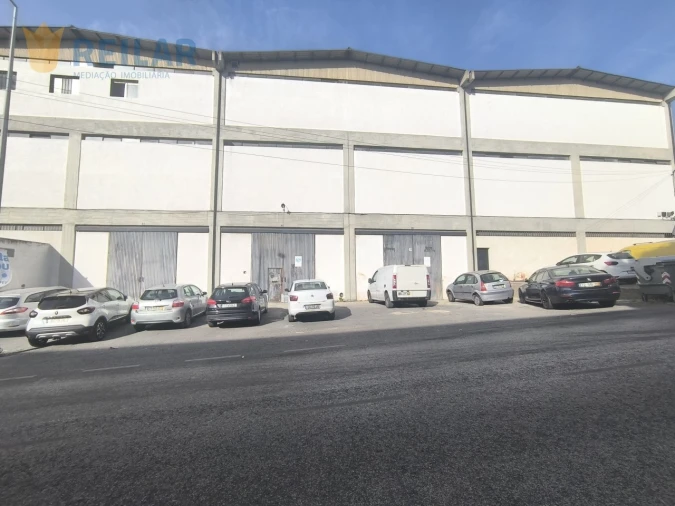 Armazém para Arrendamento em Camarate, Unhos e Apelação Foto 1