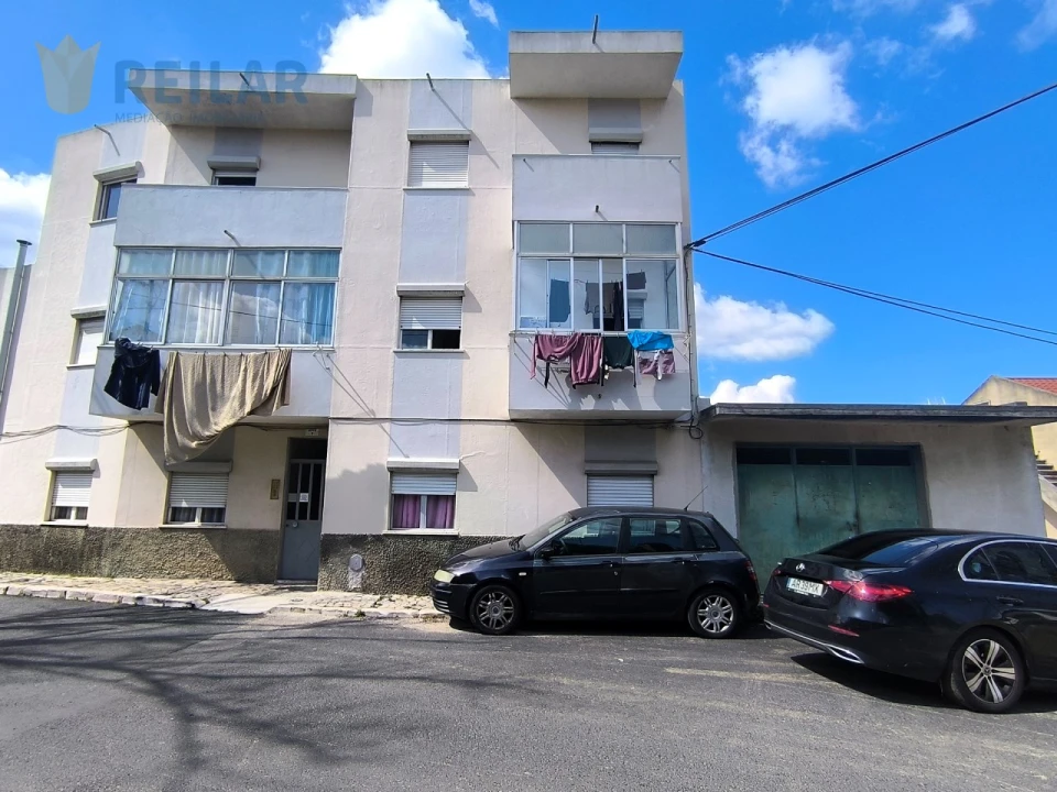 Prédio para Venda em Póvoa de Santo Adrião e Olival Basto Foto 2