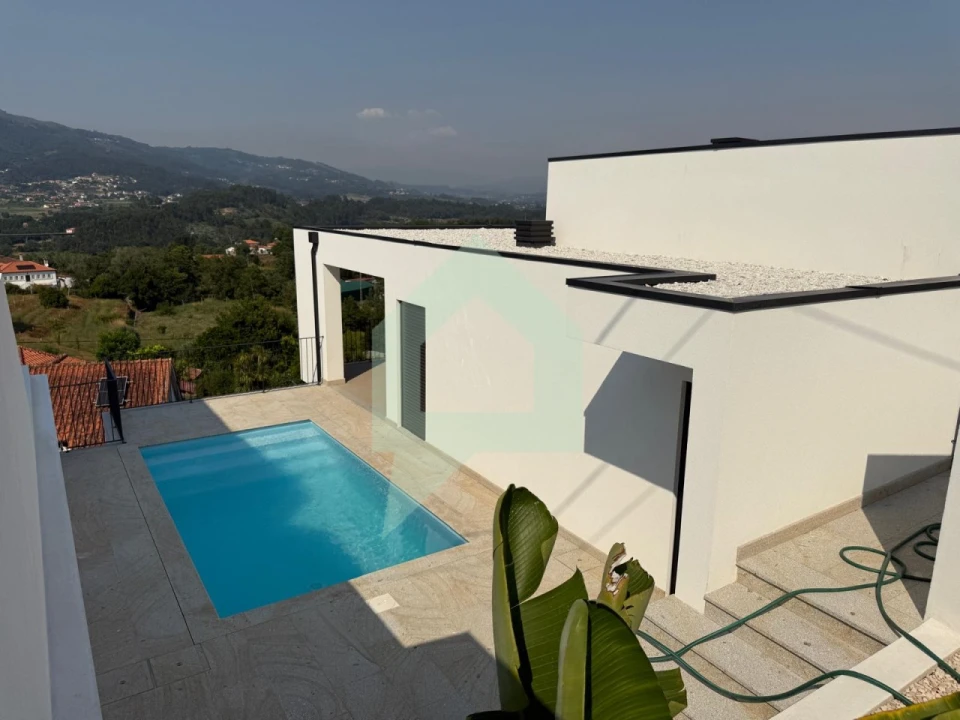 Moradia T3 para Venda em Ribeira Foto 3