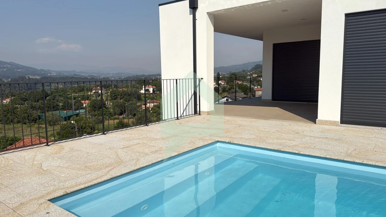 Moradia T3 para Venda em Ribeira Foto 2