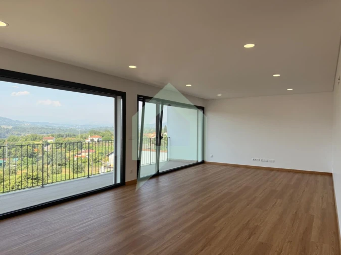 Moradia T3 para Venda em Ribeira Foto 9