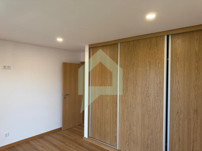 Moradia T3 para Venda em Ribeira Foto 24