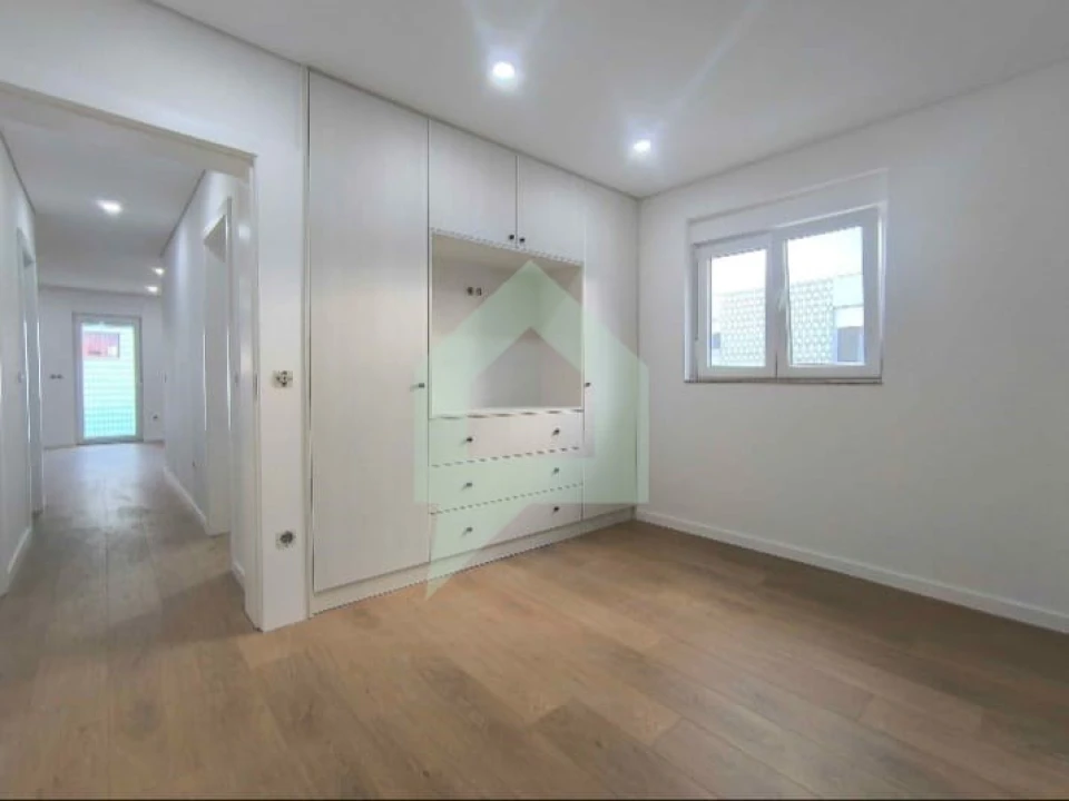 Apartamento T3 para Venda em Arcozelo Foto 7