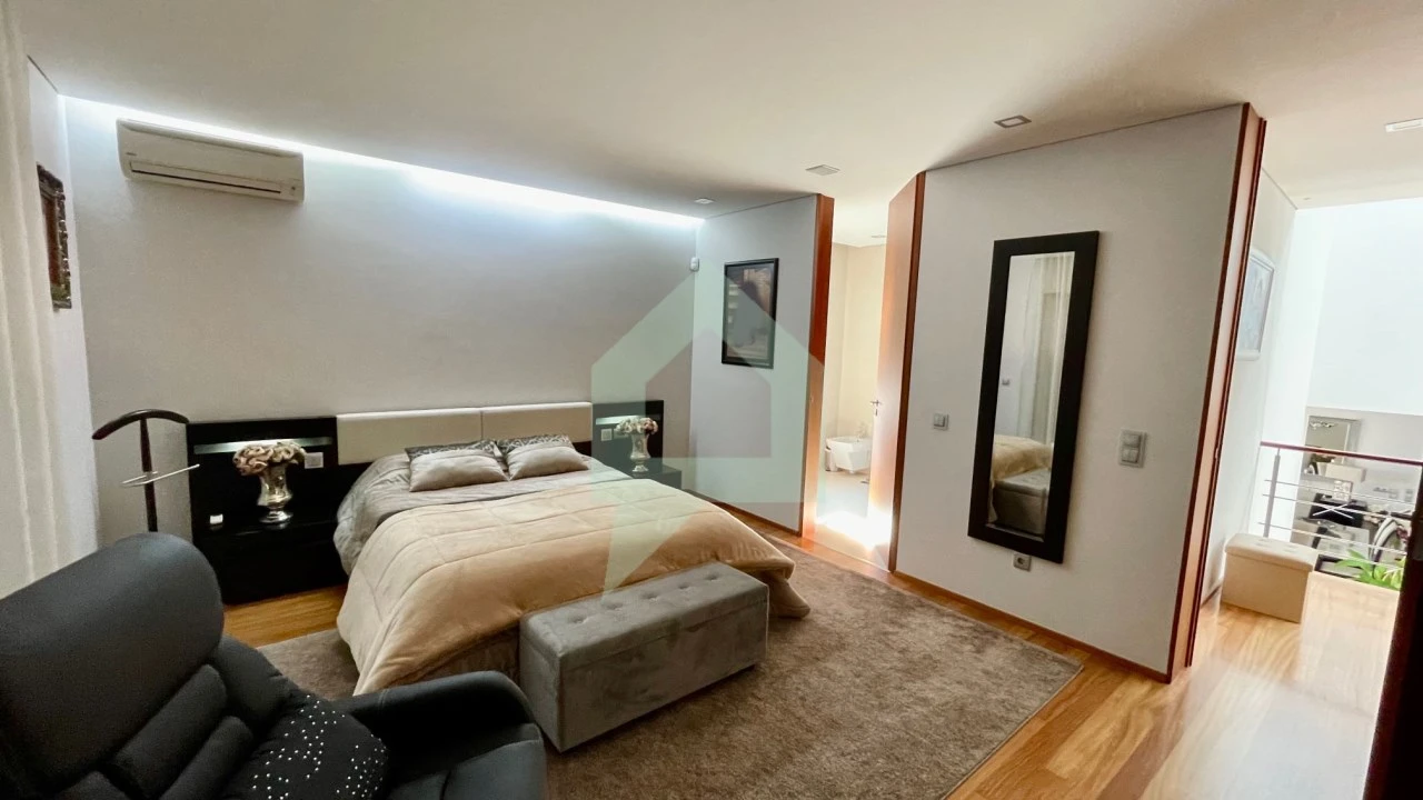 Moradia T4 para Venda em Carapeços Foto 11