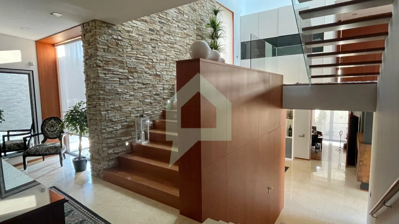 Moradia T4 para Venda em Carapeços Foto 26