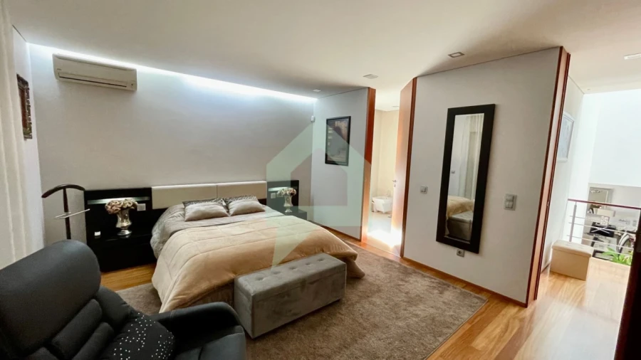 Moradia T4 para Venda em Carapeços Foto 11