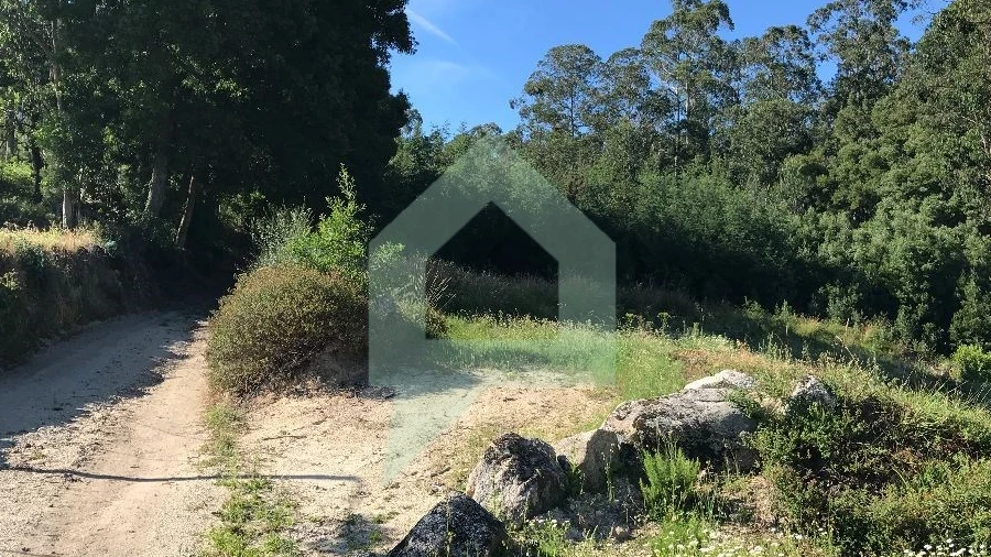 Terreno Misto para Venda em Creixomil e Mariz