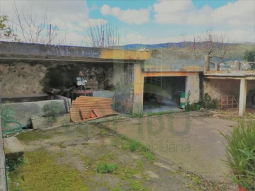 Moradia T5 para Venda em Perre