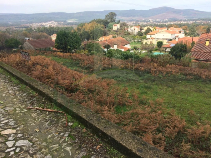 Terreno para Venda em Reboreda e Nogueira Foto 4